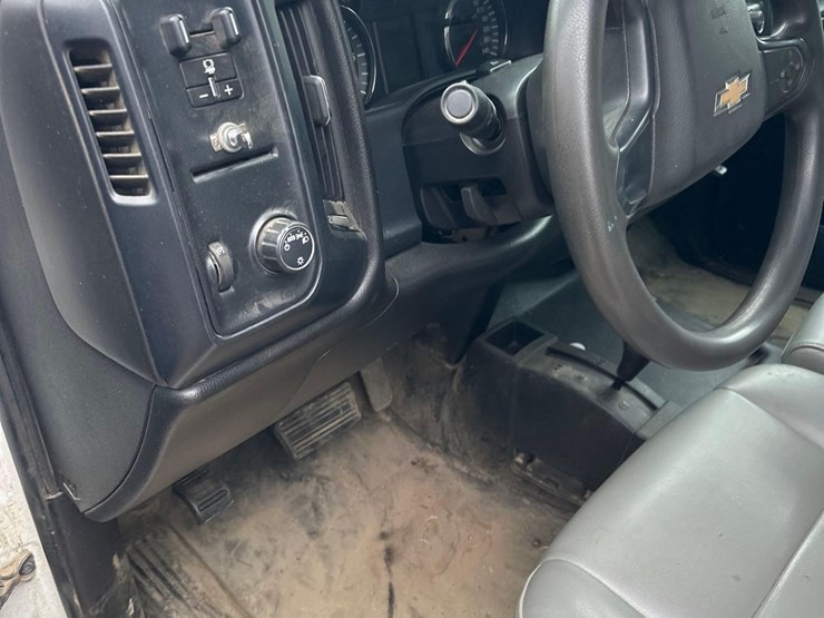 2016-chevrolet-3500hd-image-13