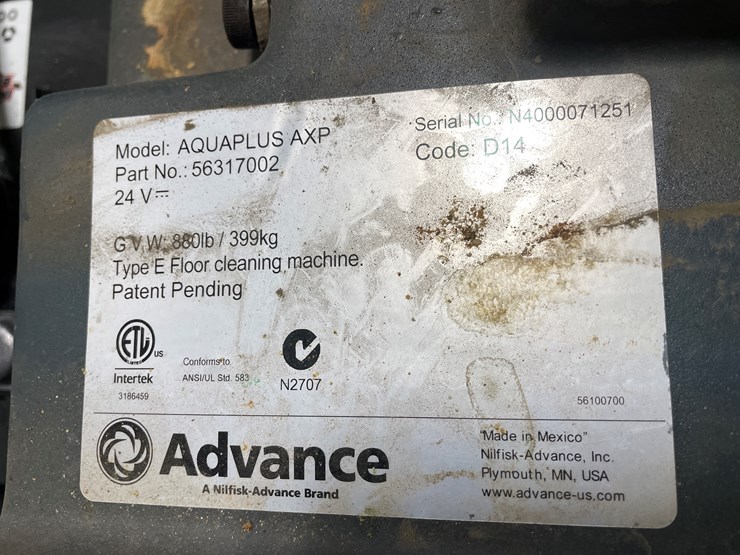 #304-•-advance-aqua-plus-carpet-extractor-image-31