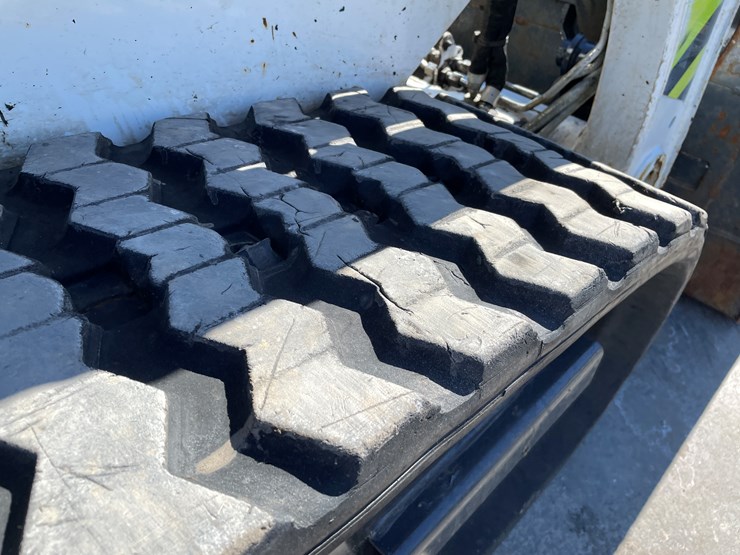 2022-bobcat-t450-image-35