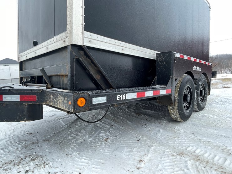 #135-•-2022-rock-line-products-air-tow-ground-loading-enclosed-trailer-(has-wi-title)-image-18