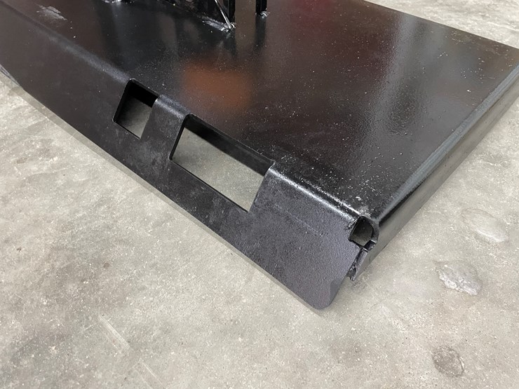 #2485-•-skid-steer-receiver-hitch-plate-with-half-moon-chain-hook-image-9