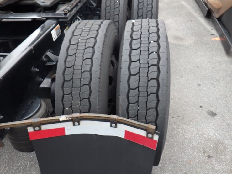 2024-kenworth-t680-image-7