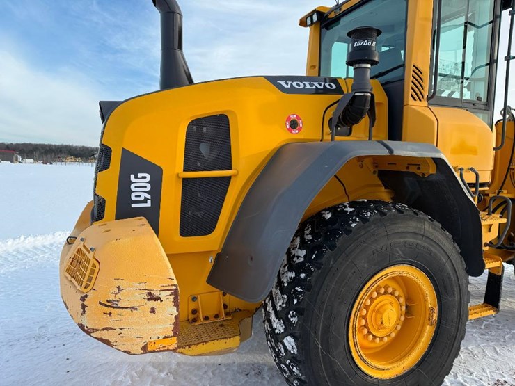 2015-volvo-l90g-image-21