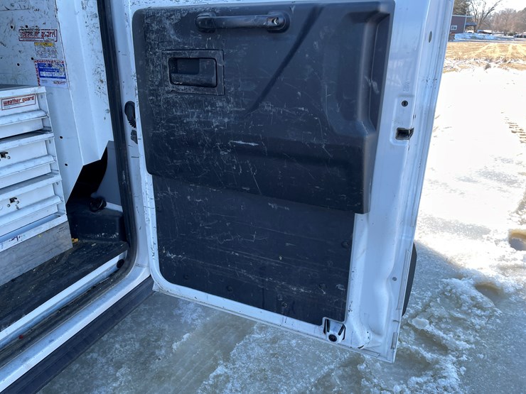 2019-ford-transit-image-38