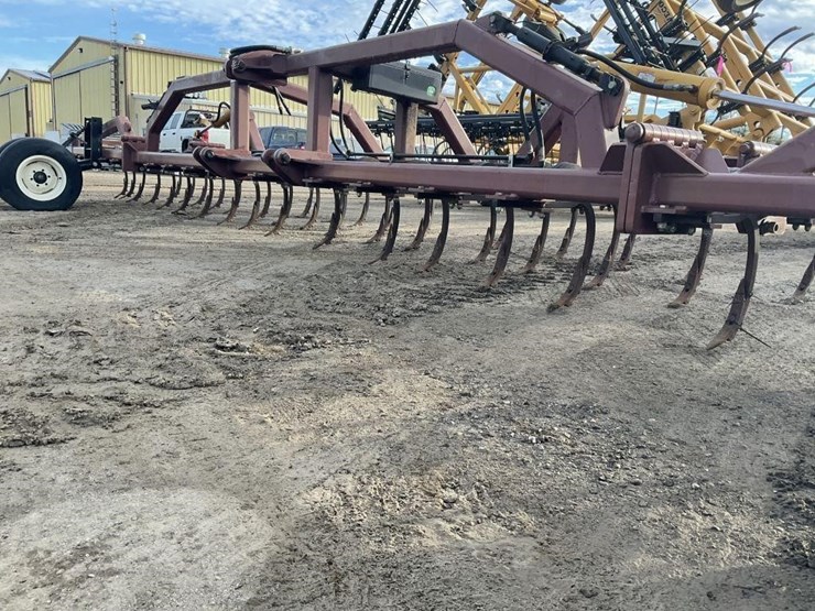 custom-33'-3-pt-fold-up-field-cultivator-image-10