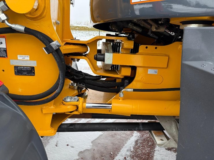 2019-deere-244l-image-37
