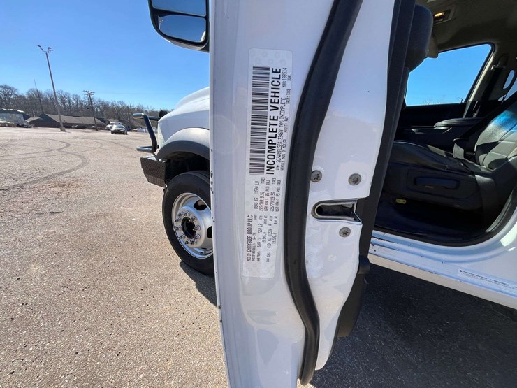 2014-dodge-ram-5500-image-35