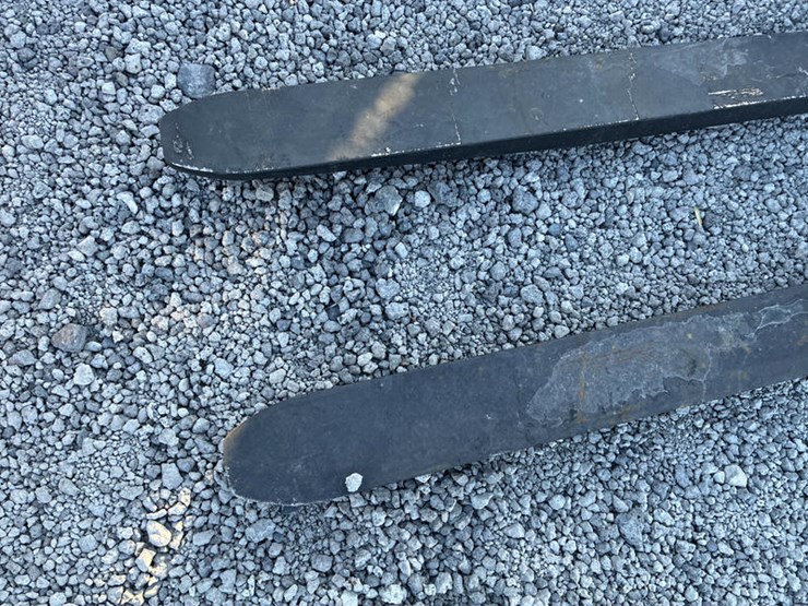 #115409-•-skidsteer-pallet-forks-hyd-adj-image-3