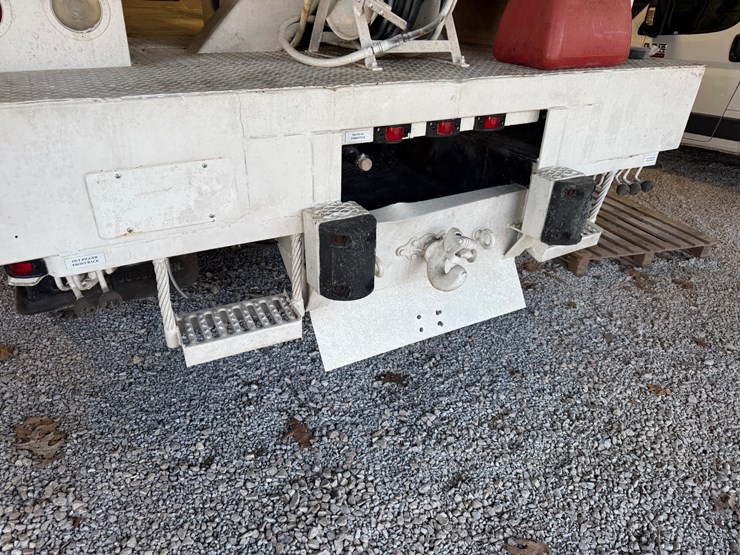 #5-•-1983-international-1724;-1734;-1754-digger-truck-image-3