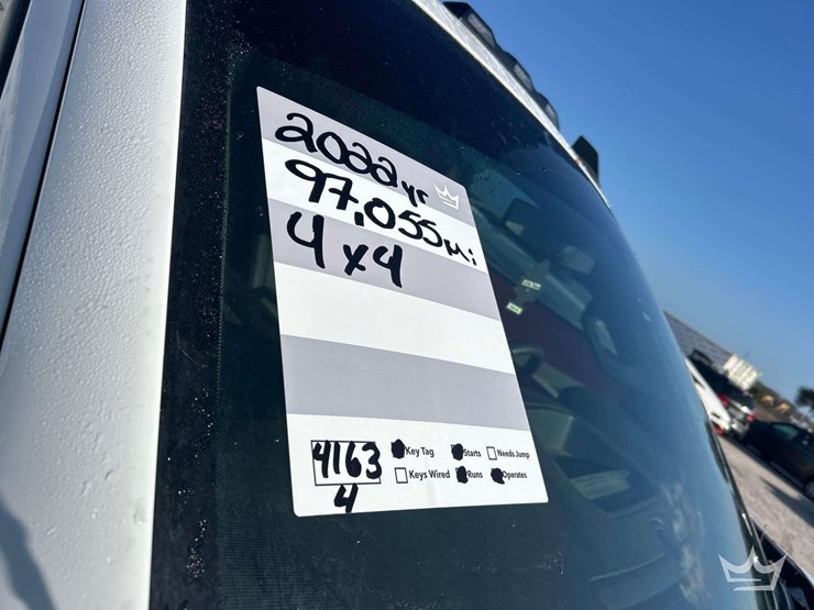 2022-chevrolet-silverado-2500-image-22