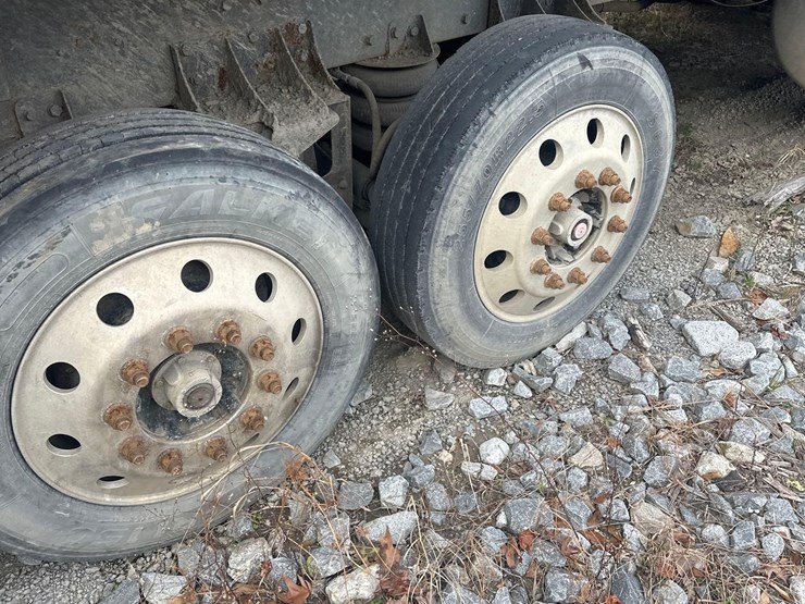 2007-peterbilt-357-image-10