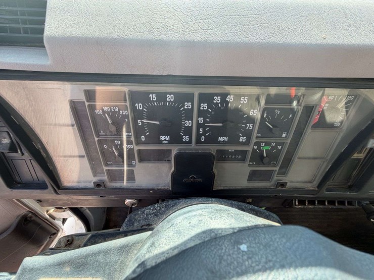 1999-international-4700-image-18