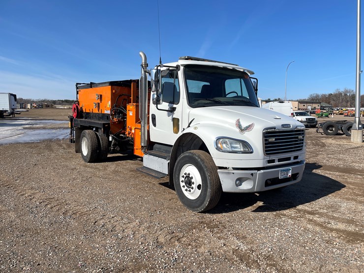 #1465-•-2013-freightliner-asphalt-truck-(has-mn-title)-image-4