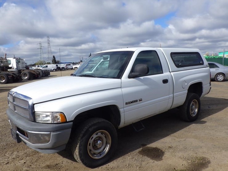 2001-dodge-ram-1500-image-1