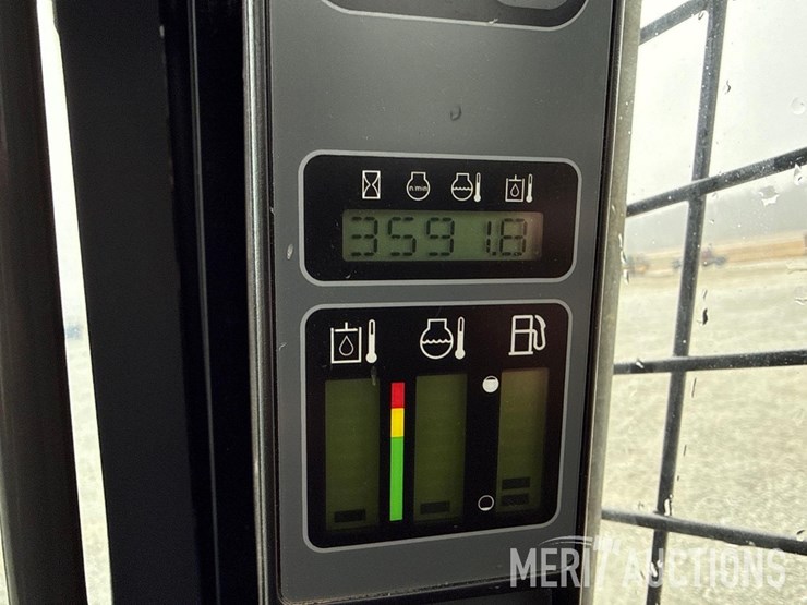 2012-case-sv300-image-37