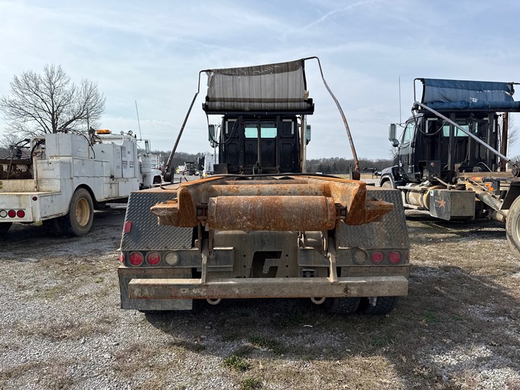 2018-western-star-4700sb-image-7