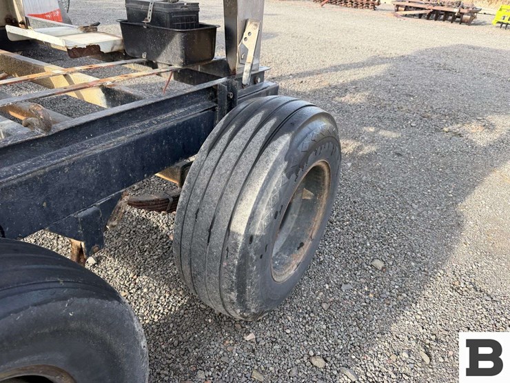 willmar-seed-tender-trailer-image-9