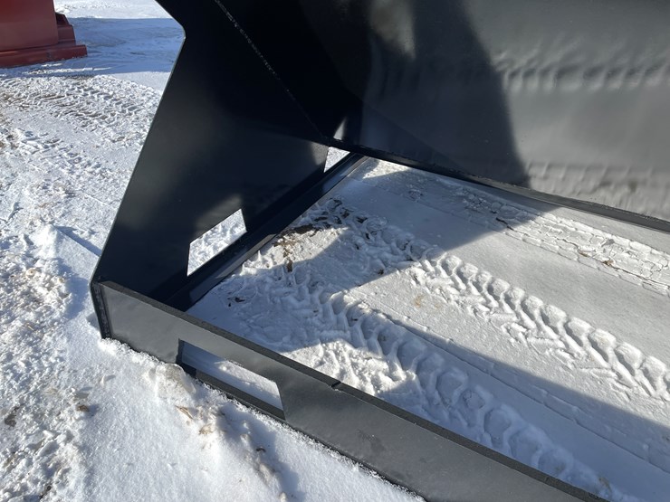 #2487-•-new-kc-trash-hopper-with-fork-pockets-image-10