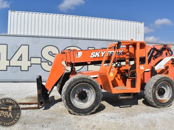 2015-sky-trak-8042-image-6