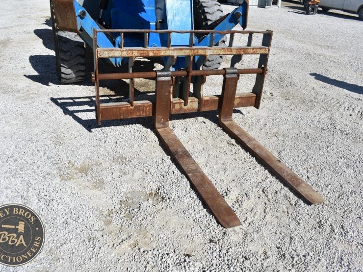 2007-genie-gth1056-image-40