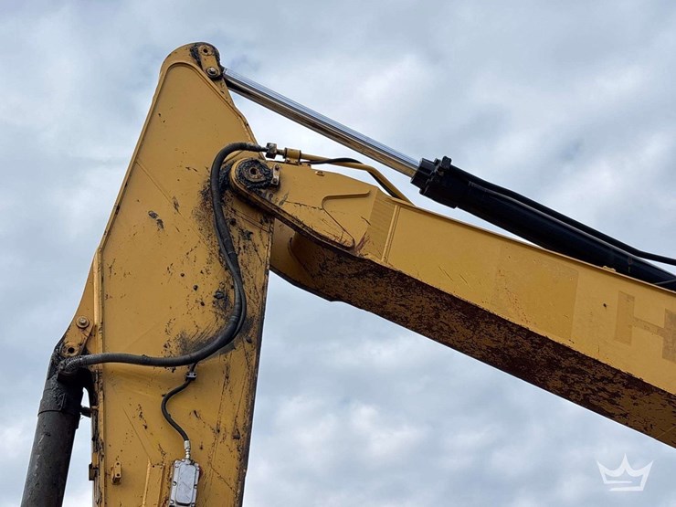 2017-caterpillar-336f-image-10