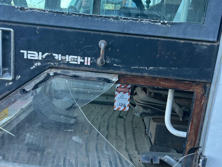 2015-takeuchi-tb1140-image-19