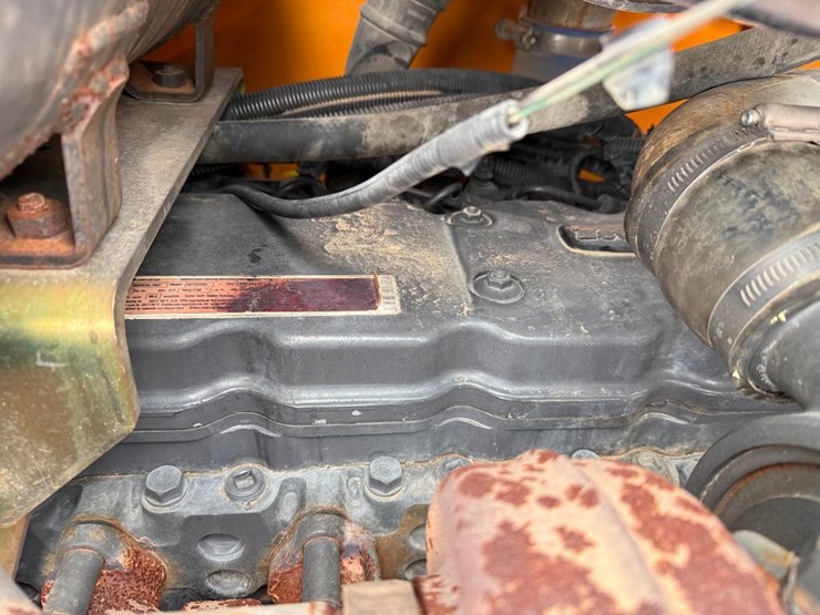 2011-case-1650l-xlt-image-50