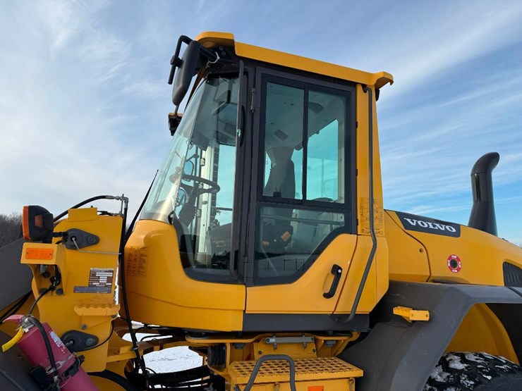 2015-volvo-l90g-image-18