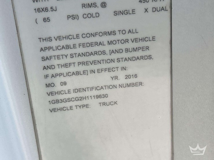 2017-chevrolet-express-3500-image-5