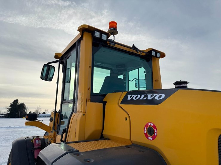 2015-volvo-l90g-image-19