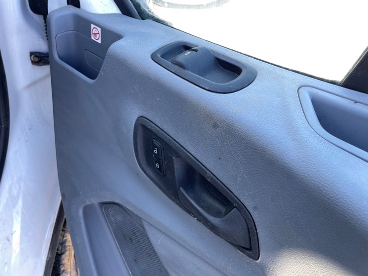 2019-ford-transit-image-43