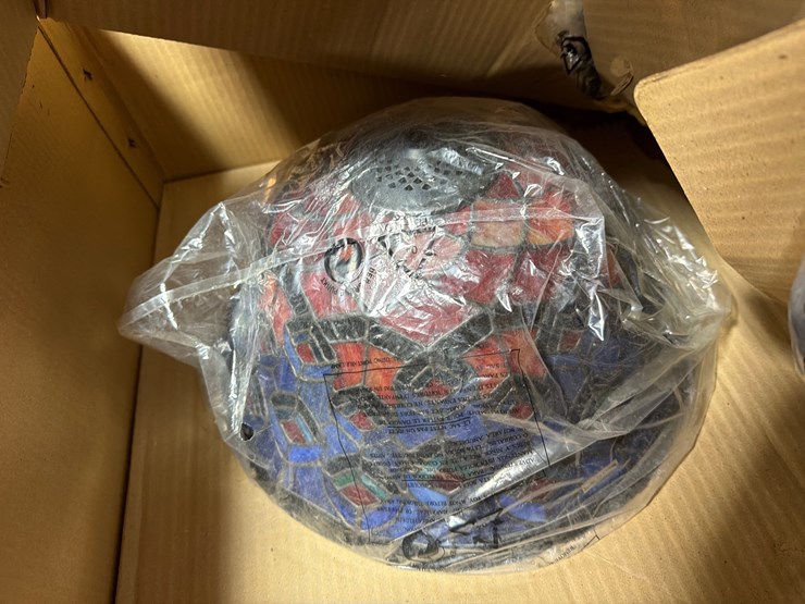 #77-•-tiffany-style-lamp-image-3