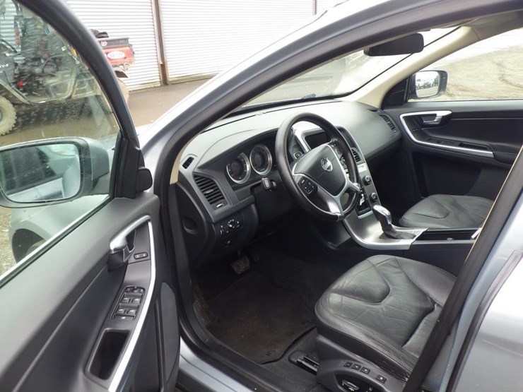 2013-volvo-xc60-image-5