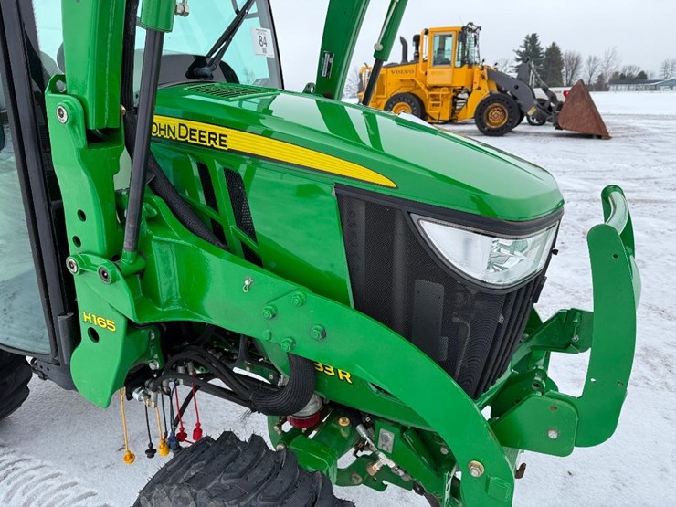 john-deere-3033r-image-44