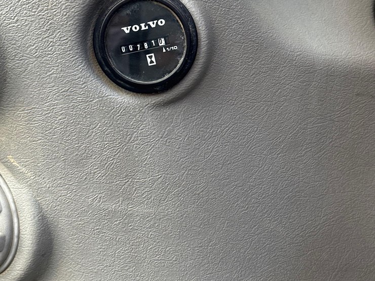 2014-volvo-ec250d-lr-image-15