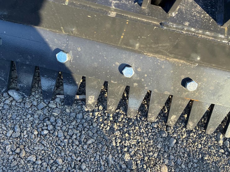 #115428-•-72"-skidsteer-ripper-image-5