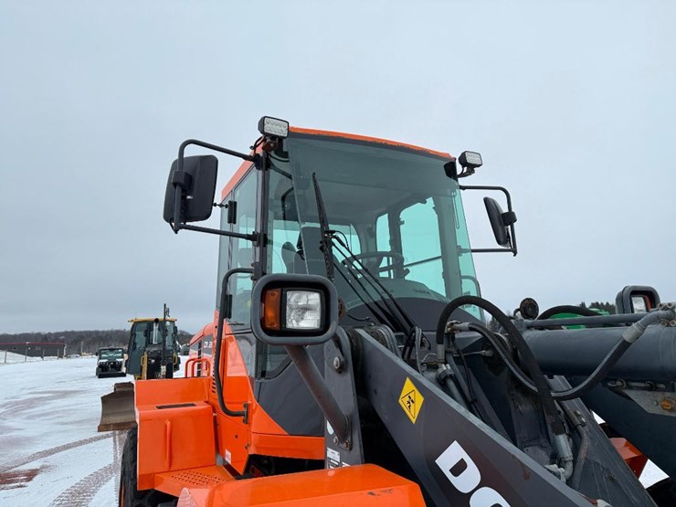 2018-doosan-dl250-5-image-18