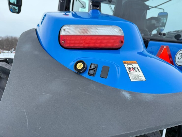 new-holland-t8.320-image-51