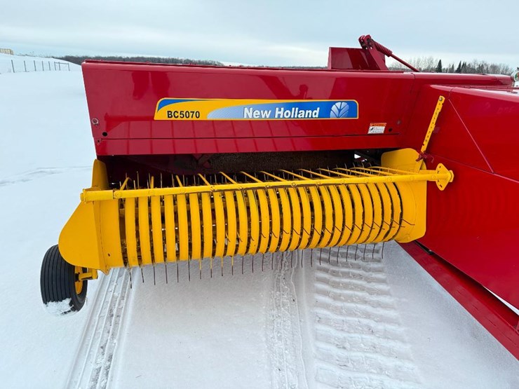 2015-new-holland-bc5070-image-13