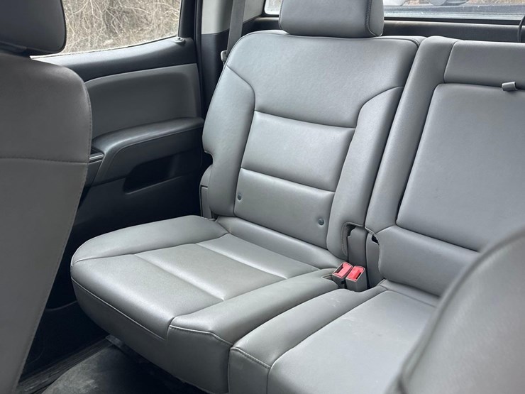 2016-chevrolet-3500hd-image-17