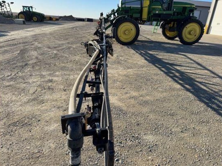 2004-john-deere-4710-image-56