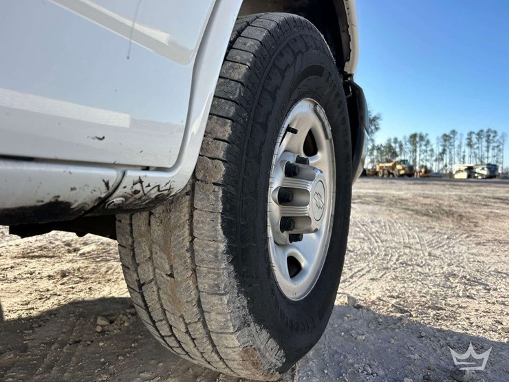 2015-chevrolet-express-2500-image-26