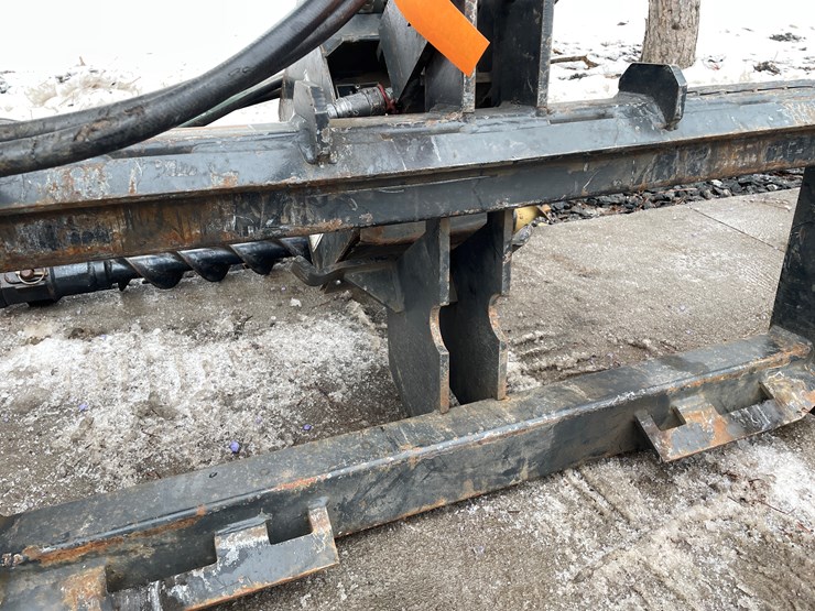 #4904-•-lowe-skid-steer-mount-750-auger-with-4"-bit-image-8