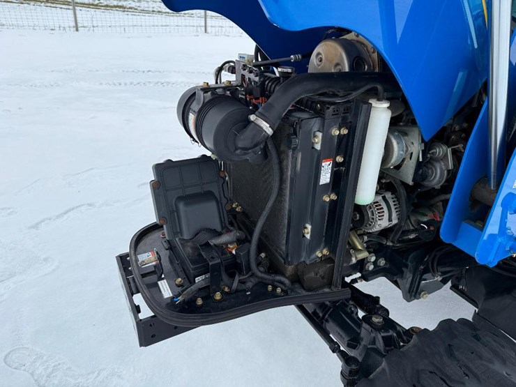 new-holland-boomer-37-image-38
