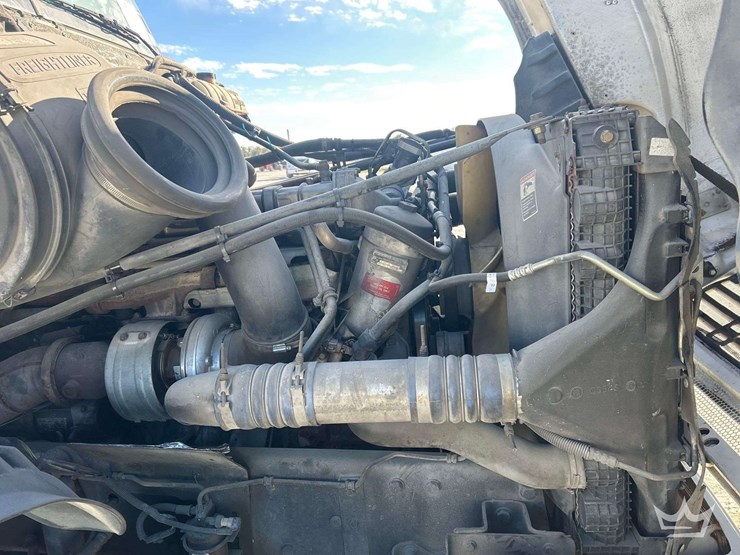 2007-freightliner-columbia-120-image-9