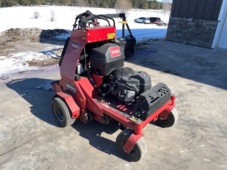 #153-•-toro-28"-aireator-image-3