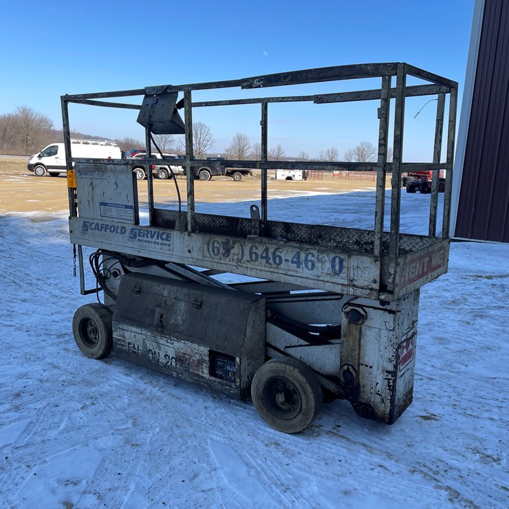 #301 • Ardisam Simon 20' Aerials Scissors Lift