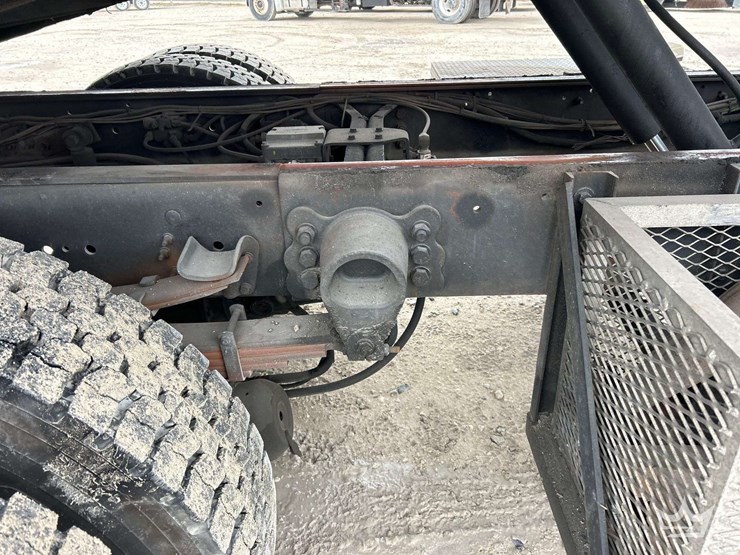 2001-ford-f650-image-28