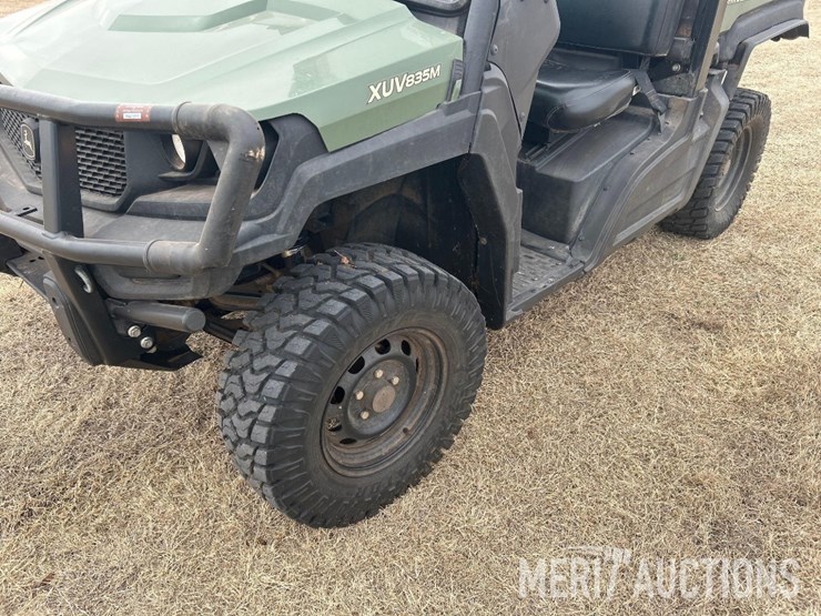 2022-john-deere-gator-image-11