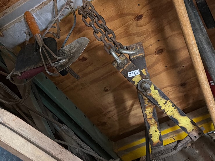 #107-•-lot-107-image-1